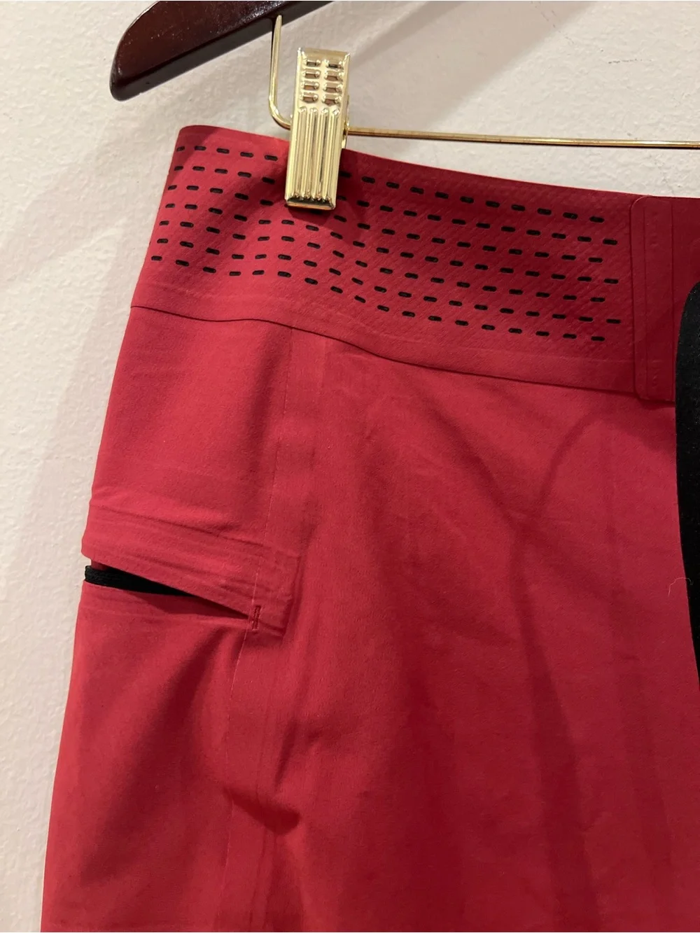Lululemon Board Short Mens 32 Red Current State Swim Surf Beach Vacation Resort